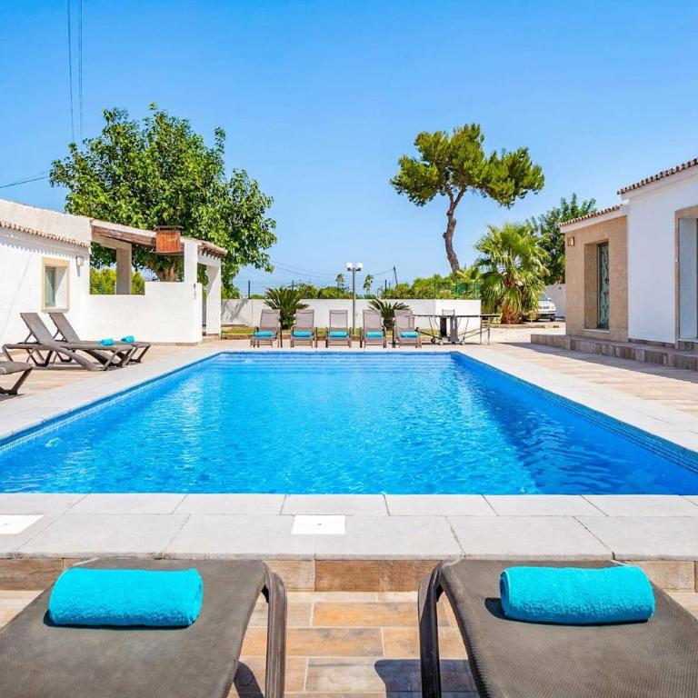 Villa Tosca by Villa Plus - Villa - 1