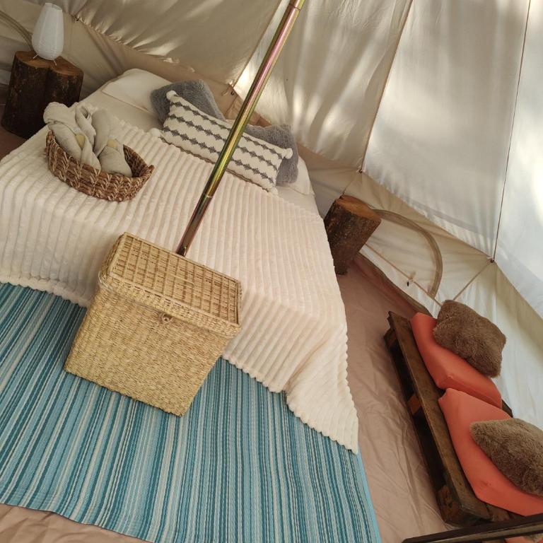 La Villa Glamping - Habitación con cama grande y vistas al jardín - 2