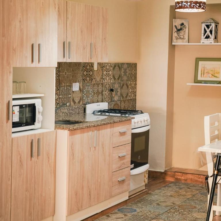 Modern PH in Central Location by BT Homes - Casa con 1 dormitorio - 9