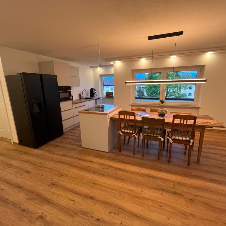 Ferienwohnung Bergblick - Apartment mit 4 Schlafzimmern und einem Balkon - 1