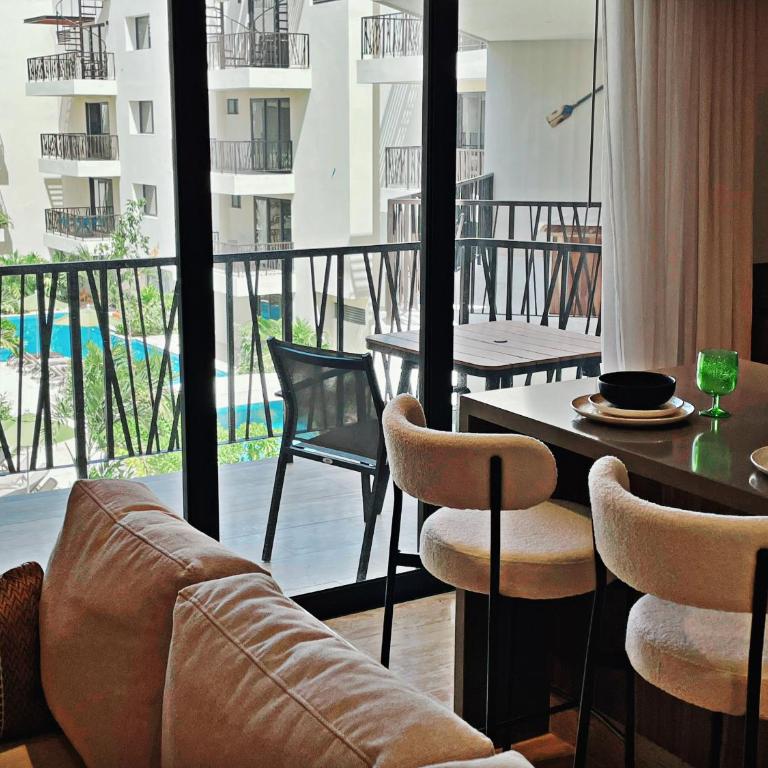 1 BedRoom with King Bed and Balcony with Amenities View - Apartment with Balcony - 1