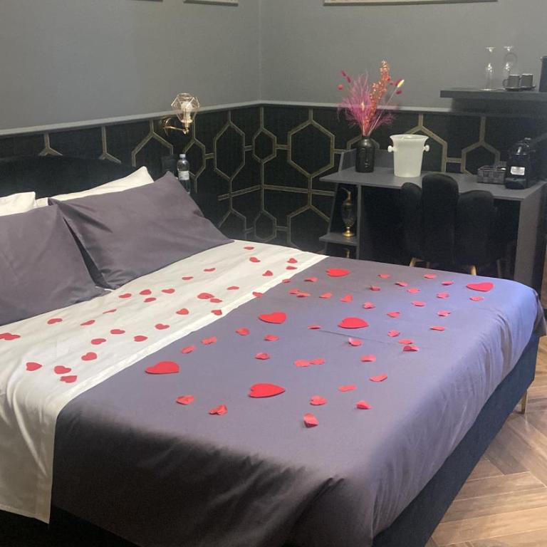 One of one experiences - LOVE ROOM - Camera Matrimoniale con Vasca Idromassaggio - 20