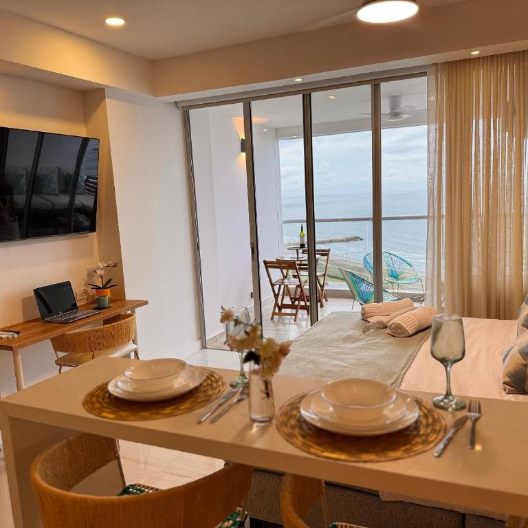 Cartagena Beach Resort 1405 - Deluxe Suite - 1