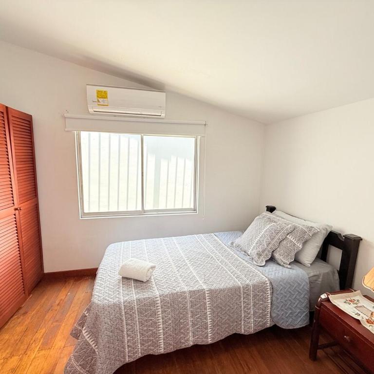 Casa con aires y agua caliente por mall Chipichape Cali - Casa de 5 dormitorios - 4