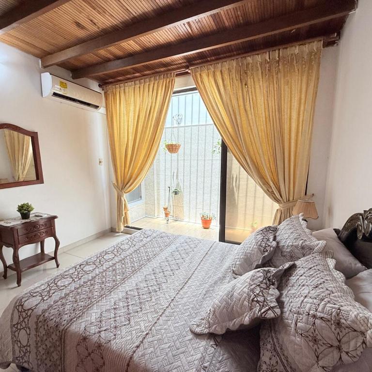 Casa con aires y agua caliente por mall Chipichape Cali - Casa de 5 dormitorios - 7