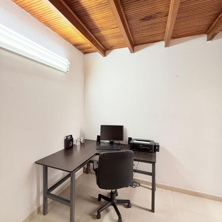 Casa con aires y agua caliente por mall Chipichape Cali - Casa de 5 dormitorios - 12