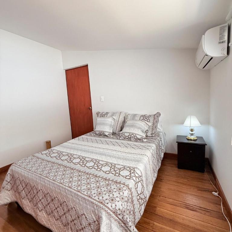 Casa con aires y agua caliente por mall Chipichape Cali - Casa de 5 dormitorios - 21