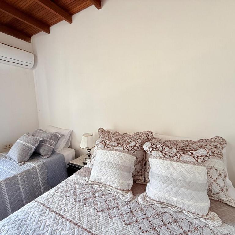 Casa con aires y agua caliente por mall Chipichape Cali - Casa de 5 dormitorios - 33