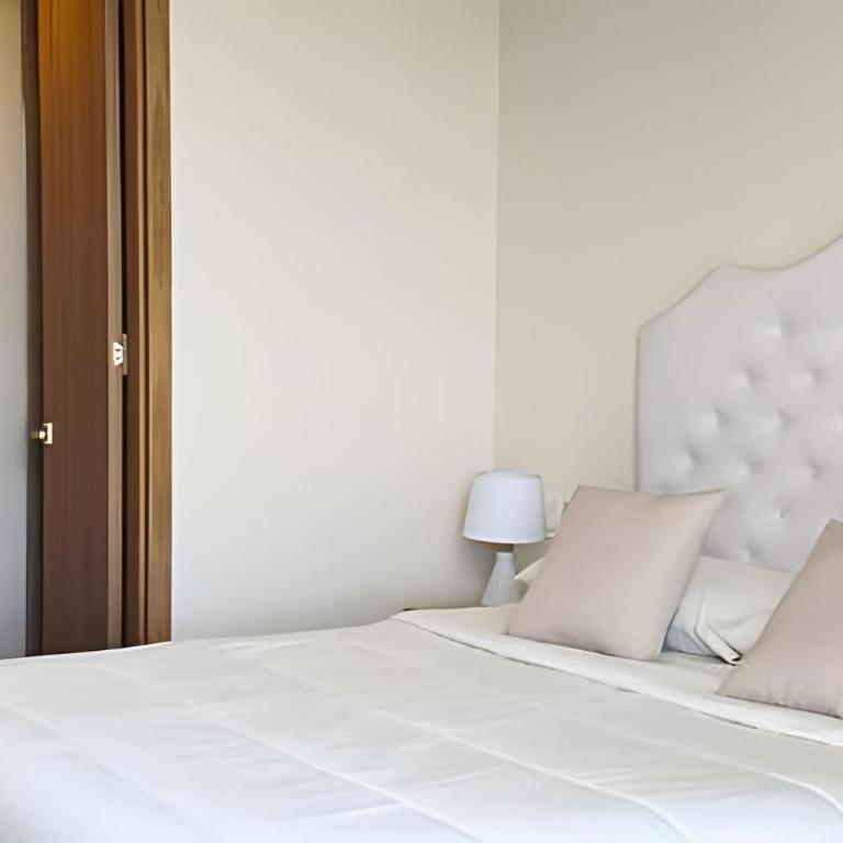 “Luxury Top Floor with Direct Beach Access” - One-Bedroom Apartment with Balcony - 5