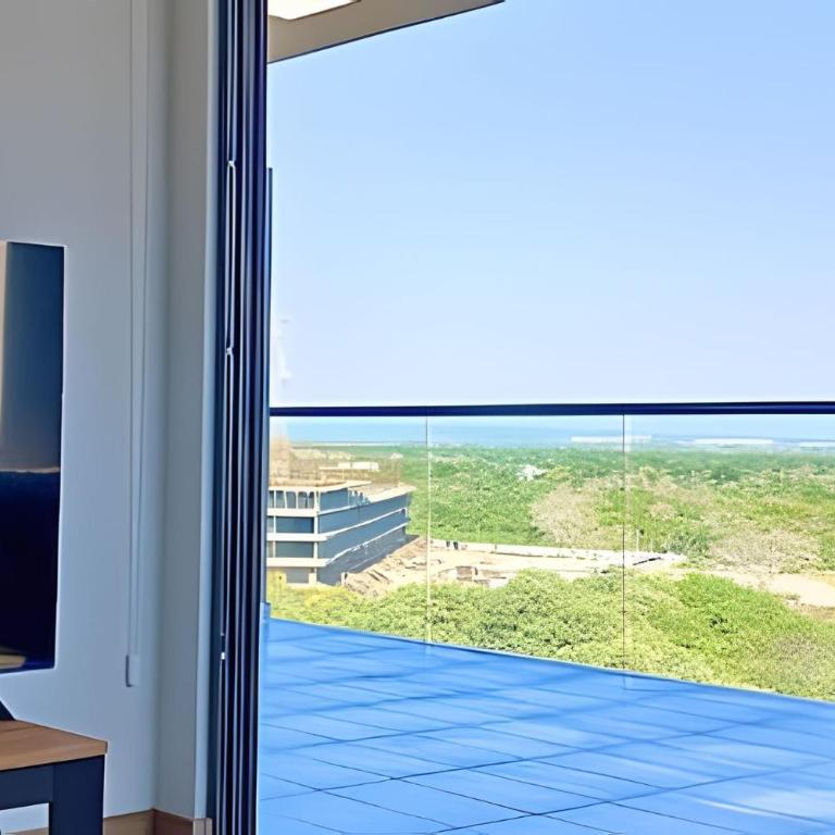 “Luxury Top Floor with Direct Beach Access” - One-Bedroom Apartment with Balcony - 43