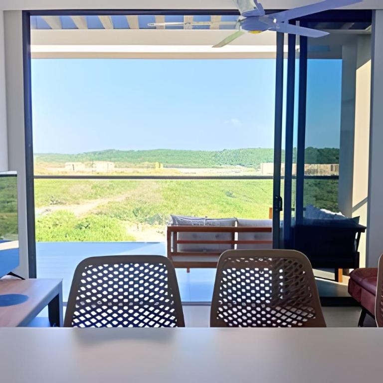 “Luxury Top Floor with Direct Beach Access” - One-Bedroom Apartment with Balcony - 49