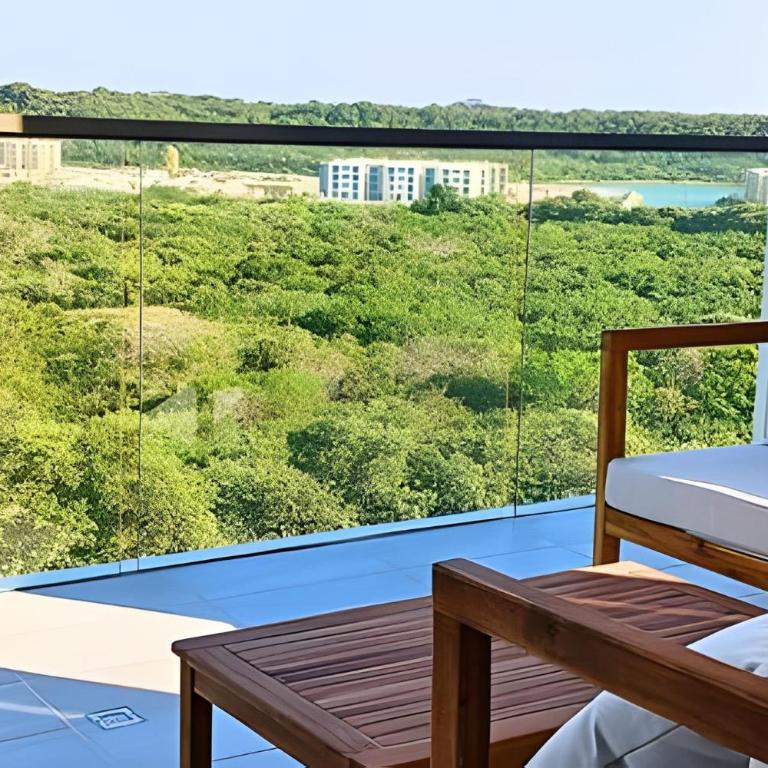 “Luxury Top Floor with Direct Beach Access” - One-Bedroom Apartment with Balcony - 56