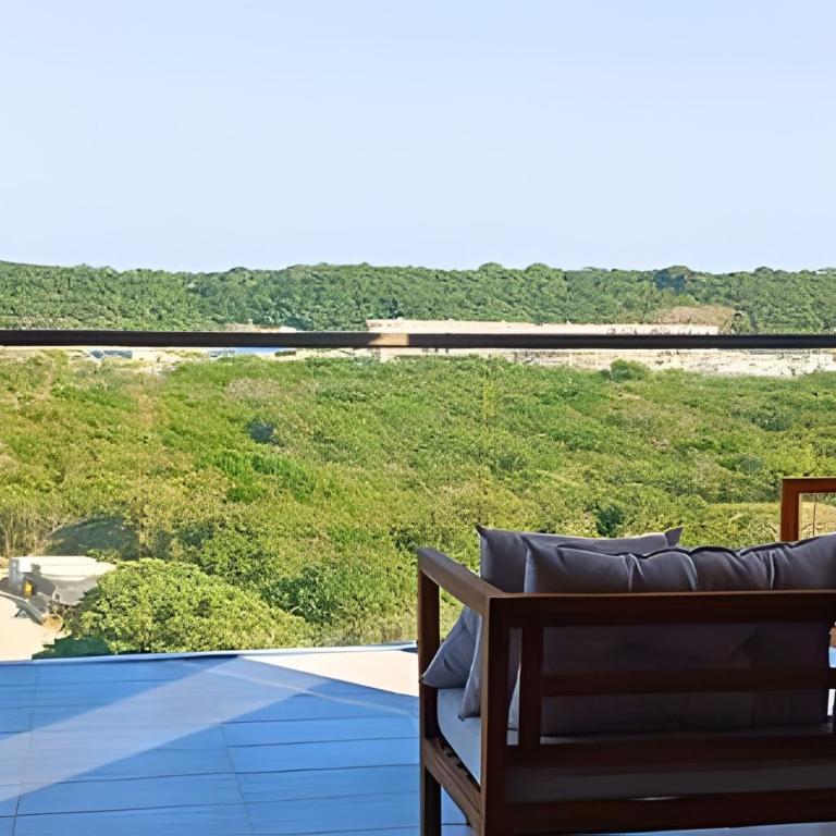 “Luxury Top Floor with Direct Beach Access” - One-Bedroom Apartment with Balcony - 57
