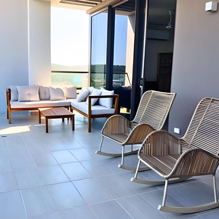 “Luxury Top Floor with Direct Beach Access” - One-Bedroom Apartment with Balcony - 63