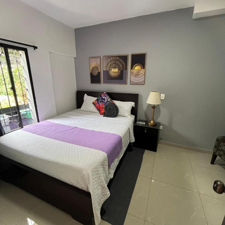 International Hotel Medellín - Habitación Doble con baño privado - 4