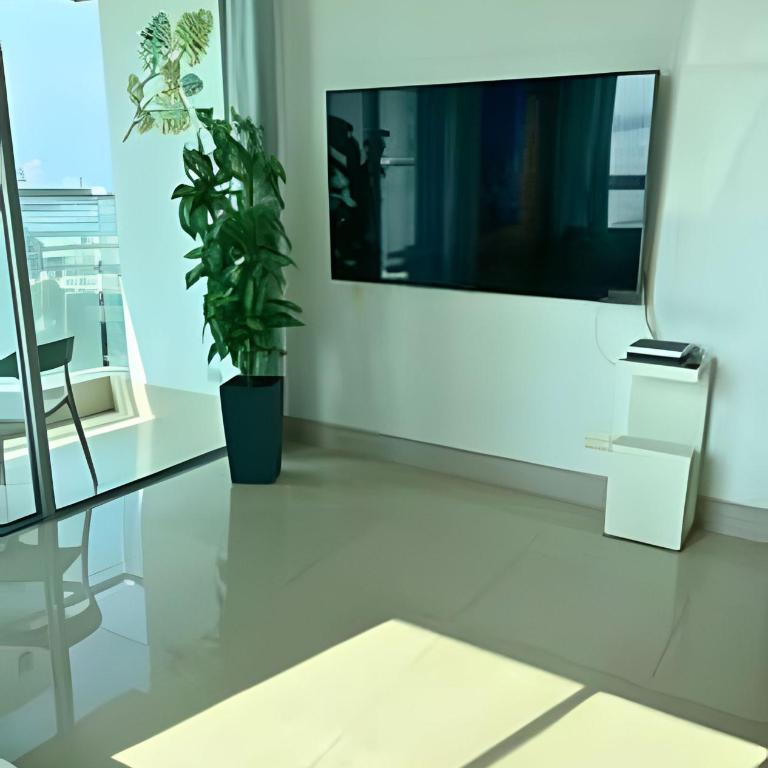 Coastal Charm with Mesmerizing Seaside Views - Apartment - 18