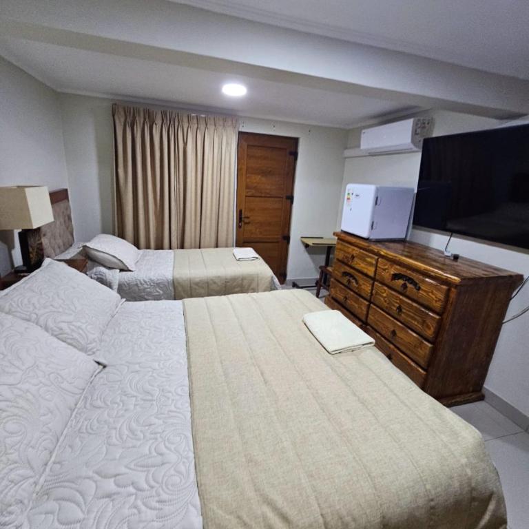 Hostal Aires del Sur Renovado - Habitación Doble con baño privado - 2