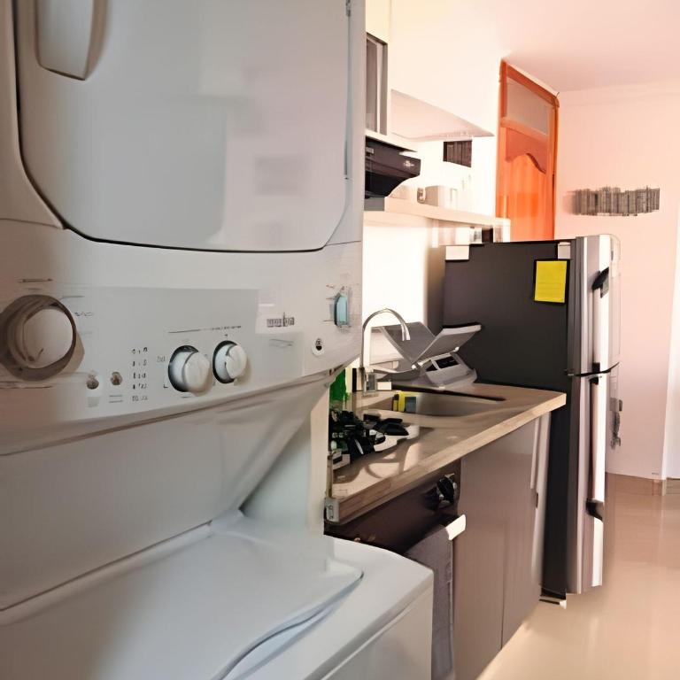 Charming Apt, Meters from Beach, Ideal Area - One-Bedroom Apartment - Sea Side - 32