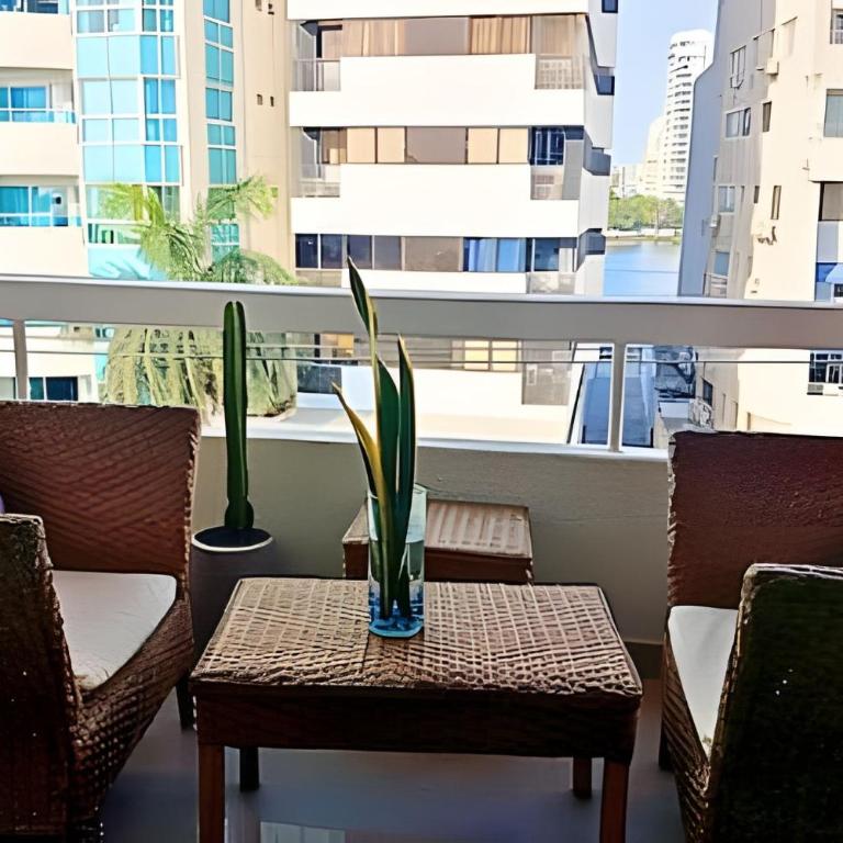 Charming Apt, Meters from Beach, Ideal Area - One-Bedroom Apartment - Sea Side - 40