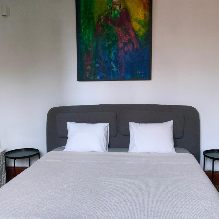 Comfortable Room in Historic Casa Quesada Shared House - Suite - 7