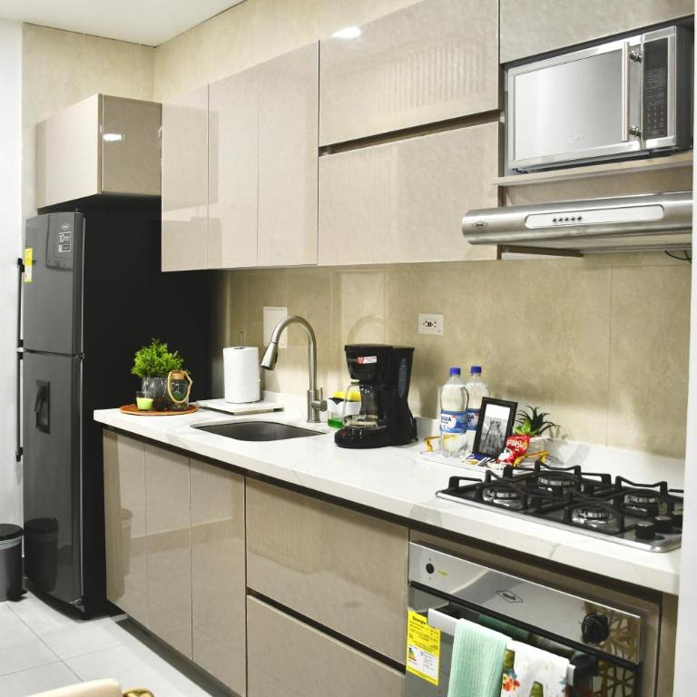 Azure apartahotel - Two-Bedroom Deluxe Apartment - 10