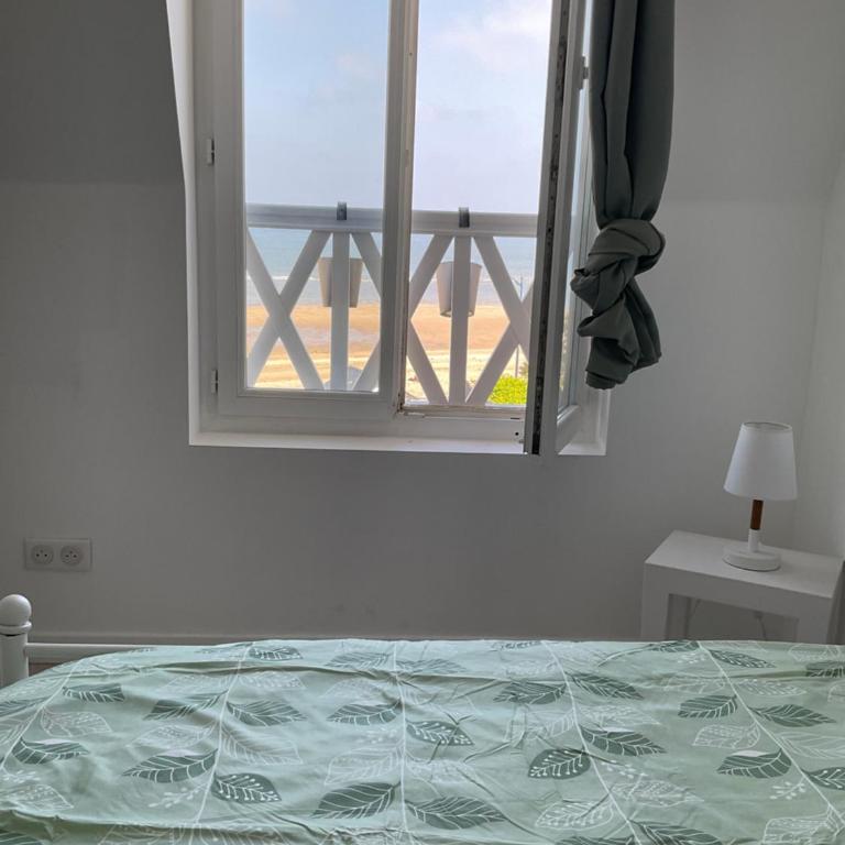 Villa Odette beach - Three-Bedroom Apartment with Sea View - 10