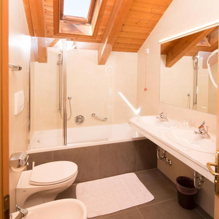 Hotel Goldenes Roessl-adults only - Camera Matrimoniale Superior con Balcone - 6