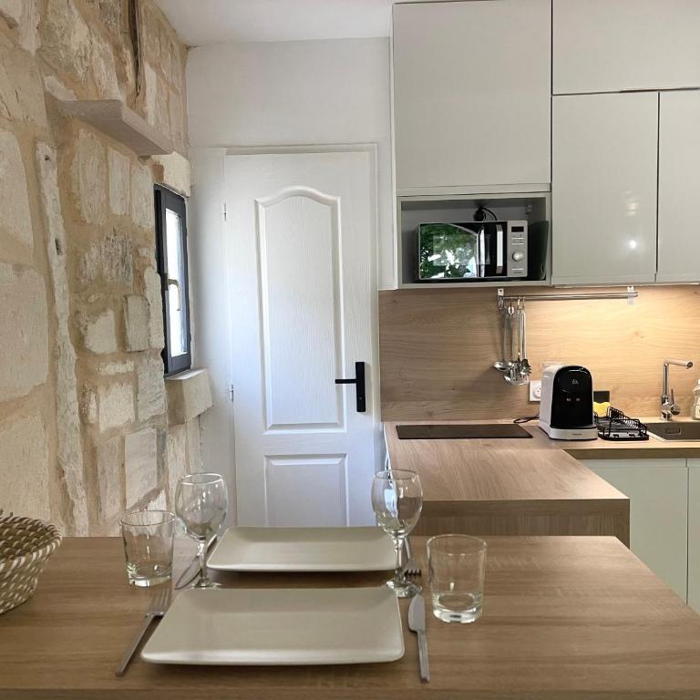 Les remparts Aigues-Mortes appartement et parking - Studio - 9