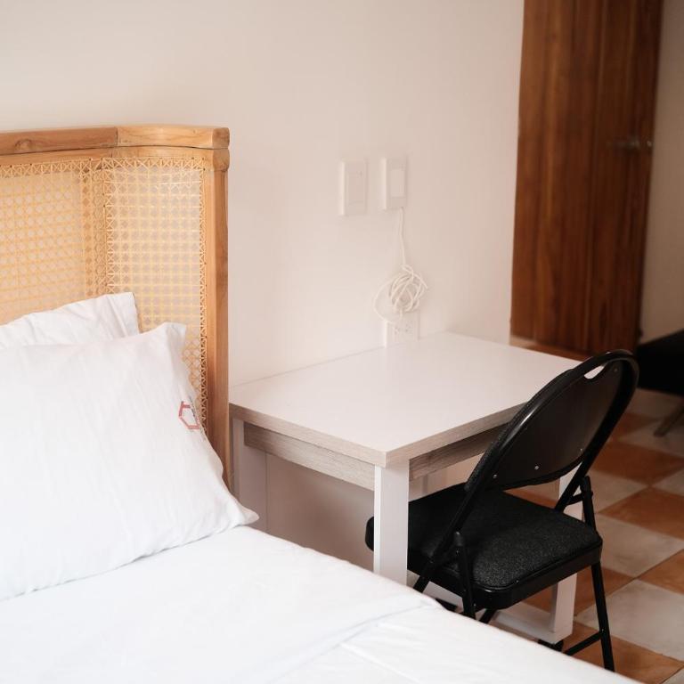 Hostal Casa Torres Centro Historico - Adults Only - Habitación Doble con balcón - 15
