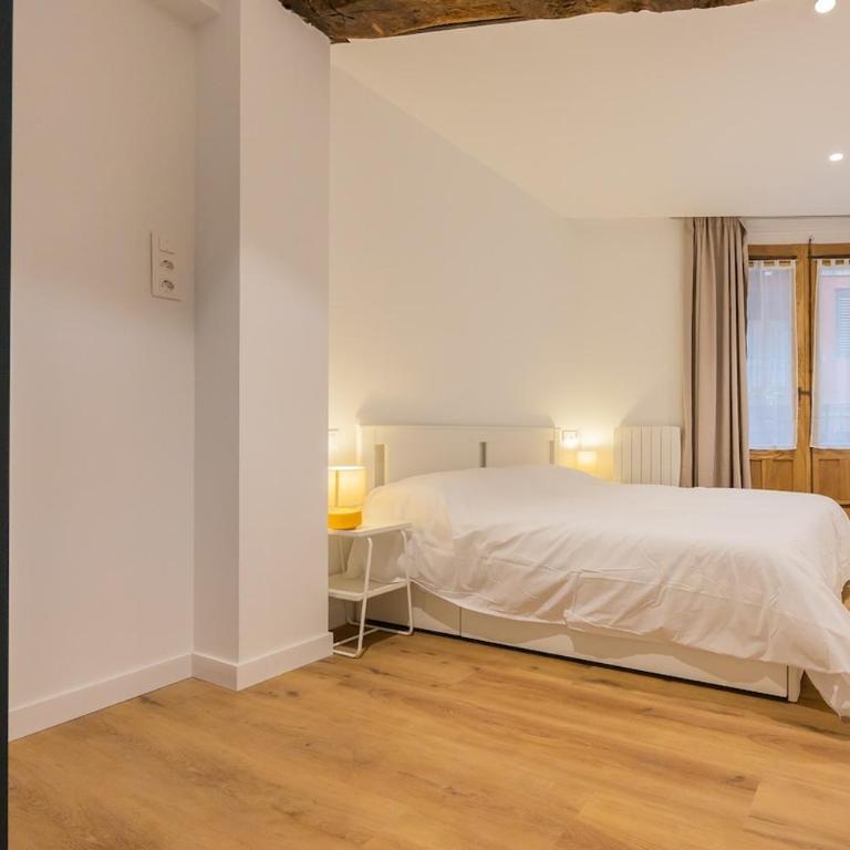 Plaza Nueva AC by Staynnapartments - Three-Bedroom Apartment - 12