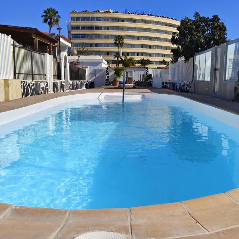 Stylish 2 Bedroom Bungalow By Pride Holiday Rentals - Bungalow de 2 dormitorios - 1