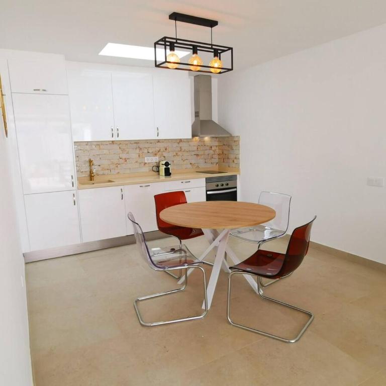 Stylish 2 Bedroom Bungalow By Pride Holiday Rentals - Bungalow de 2 dormitorios - 9