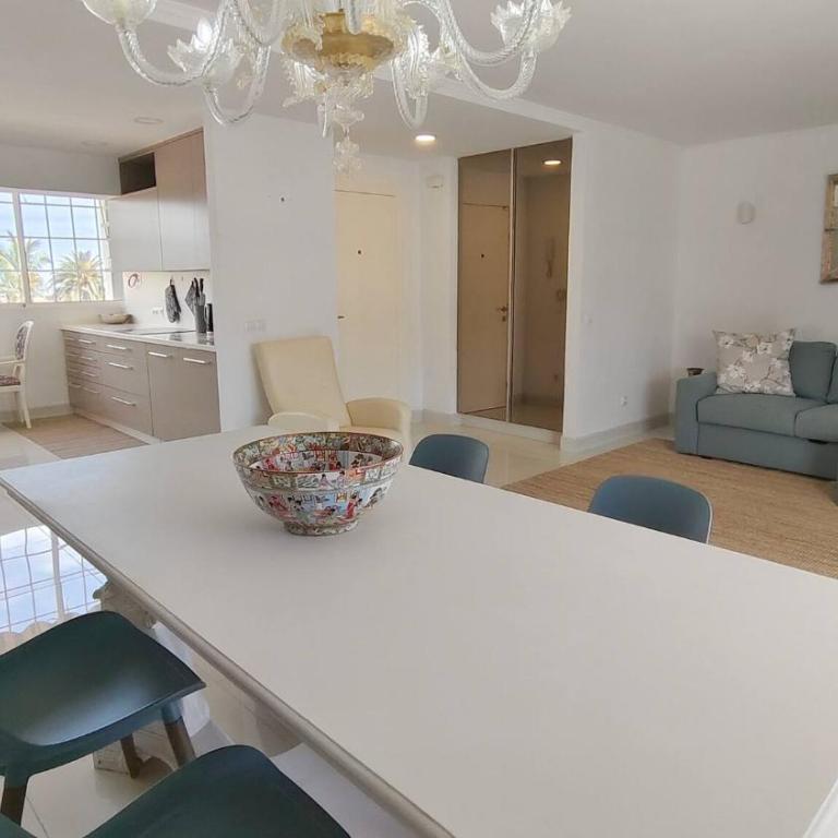 Luminoso apartamento con piscina y aparcamiento - Apartamento de 2 dormitorios con vistas al mar - 7