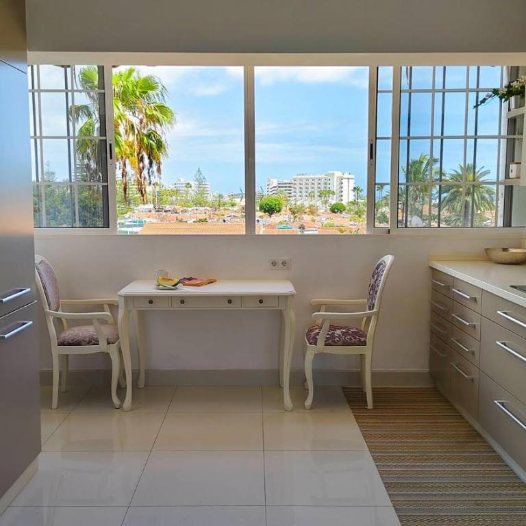 Luminoso apartamento con piscina y aparcamiento - Apartamento de 2 dormitorios con vistas al mar - 16