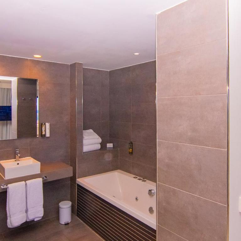 Isla Mallorca & Spa - Suite Junior con vistas y bañera de hidromasaje - 6