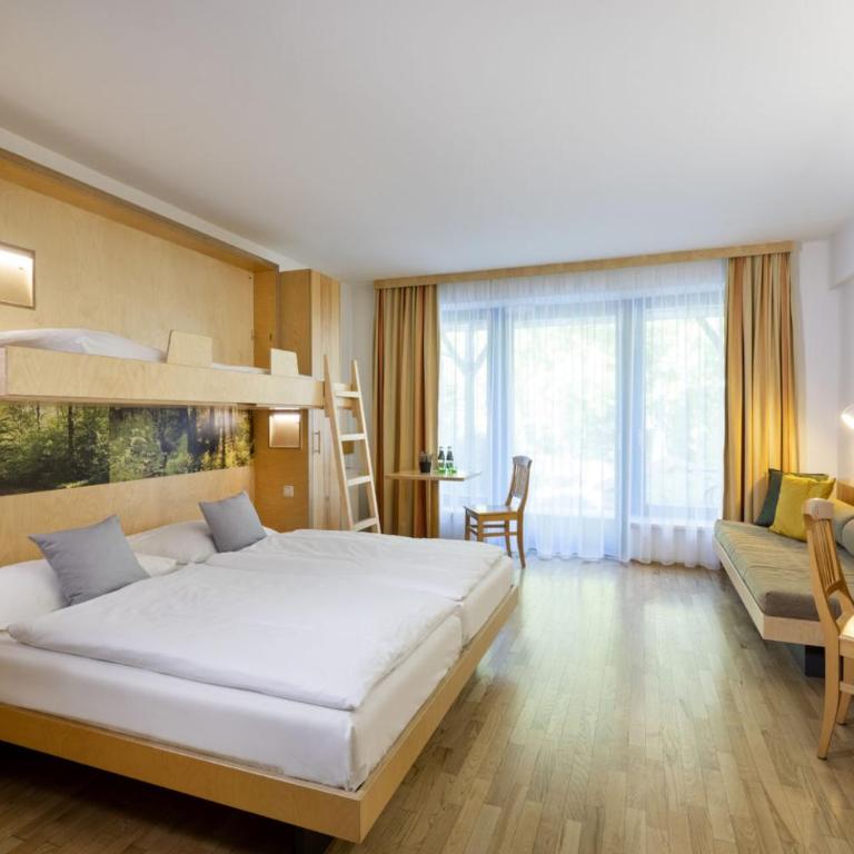 JUFA Hotel Bruck an der Mur - im Weitental - Self Check-in - Dreibettzimmer - 4