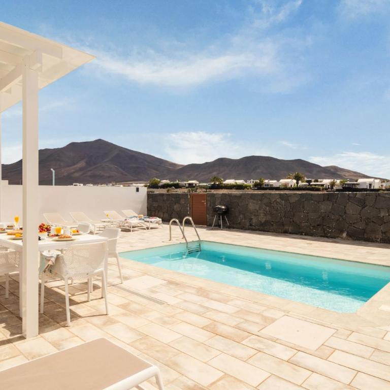 Domus Vulcani Ramagua - Three-Bedroom Villa - 2