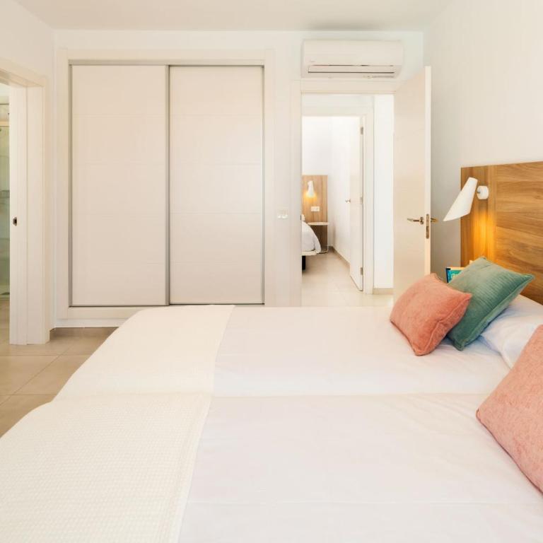 Domus Vulcani Gaumet - Three-Bedroom Villa - 11