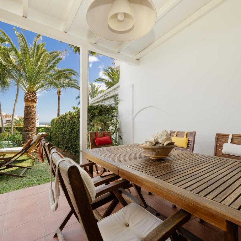 2 storey townhouse with large terrace garden, BBQ and close to the beach, in Elviria, Marbella - Apartamento de 2 dormitorios - 8
