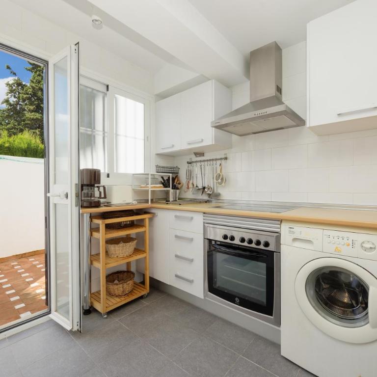 2 storey townhouse with large terrace garden, BBQ and close to the beach, in Elviria, Marbella - Apartamento de 2 dormitorios - 22