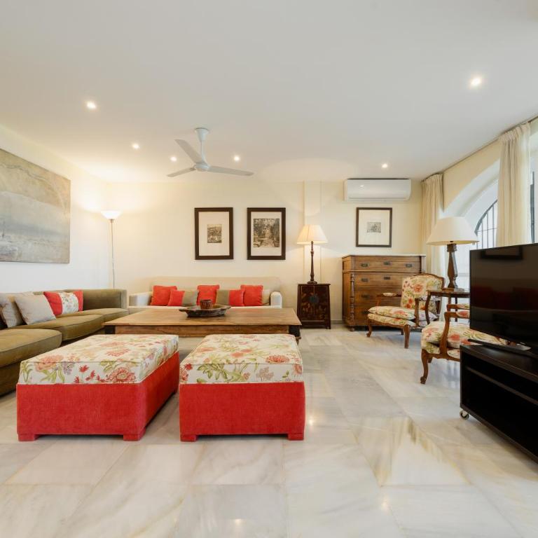 2 storey townhouse with large terrace garden, BBQ and close to the beach, in Elviria, Marbella - Apartamento de 2 dormitorios - 3