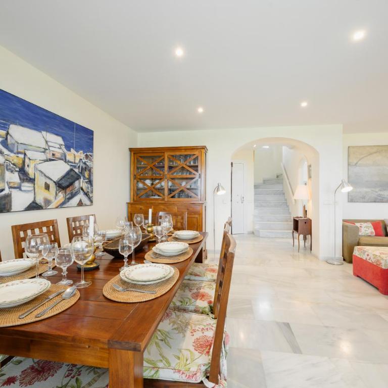 2 storey townhouse with large terrace garden, BBQ and close to the beach, in Elviria, Marbella - Apartamento de 2 dormitorios - 16