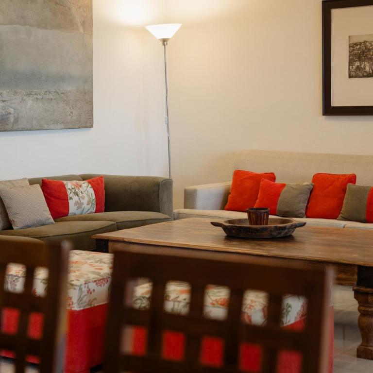2 storey townhouse with large terrace garden, BBQ and close to the beach, in Elviria, Marbella - Apartamento de 2 dormitorios - 5