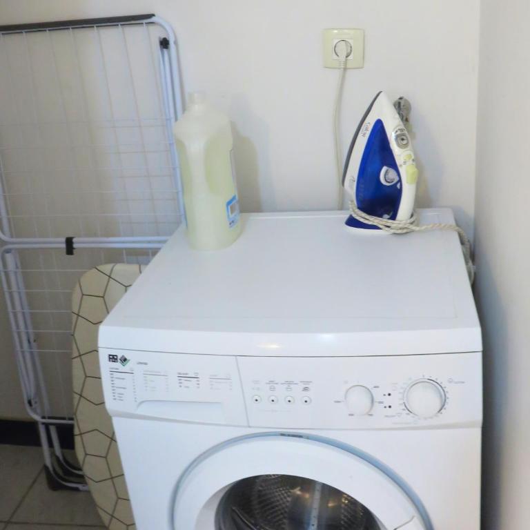 Appartement rénové 2 chambres 55m2 Parking Privé et Wifi - Apartment - 22