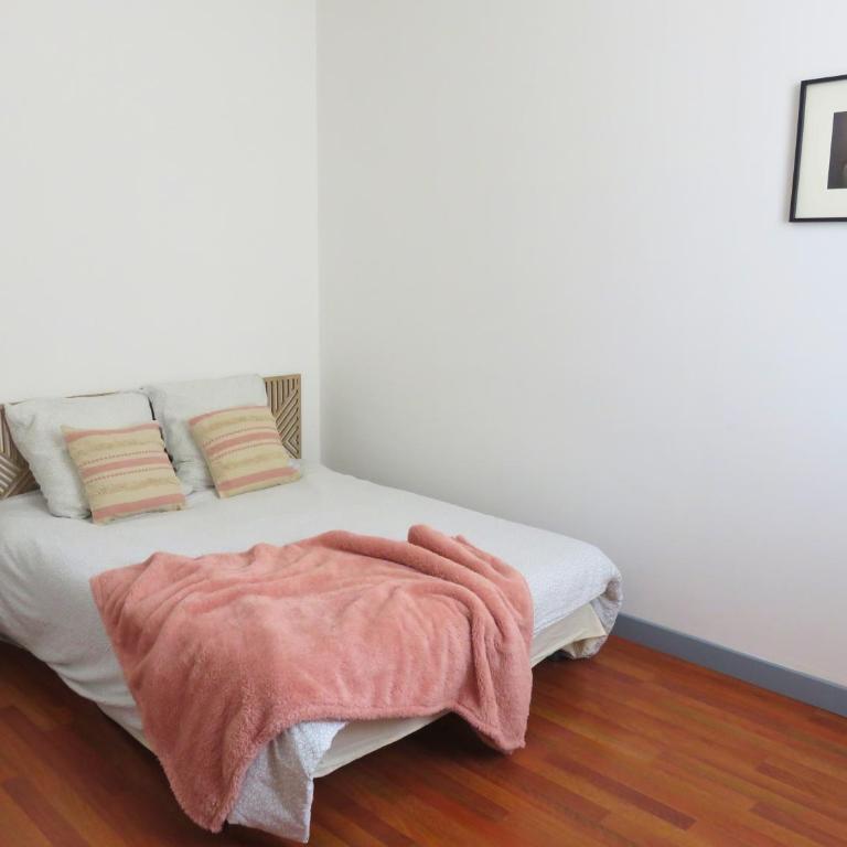 Appartement rénové 2 chambres 55m2 Parking Privé et Wifi - Apartment - 12