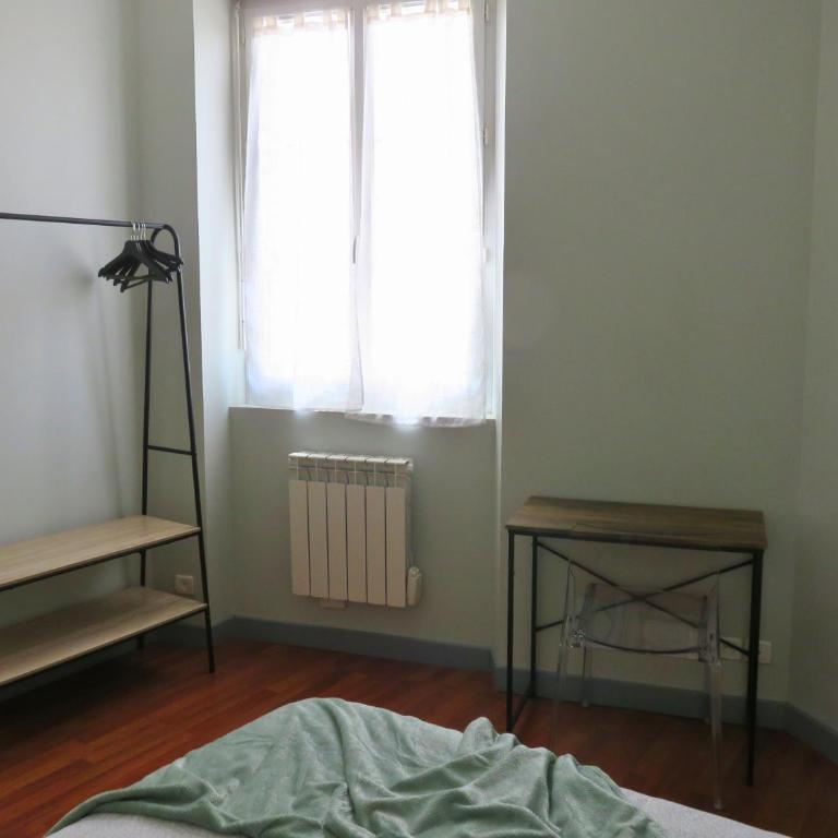 Appartement rénové 2 chambres 55m2 Parking Privé et Wifi - Apartment - 18