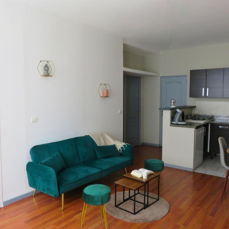Appartement rénové 2 chambres 55m2 Parking Privé et Wifi - Apartment - 8