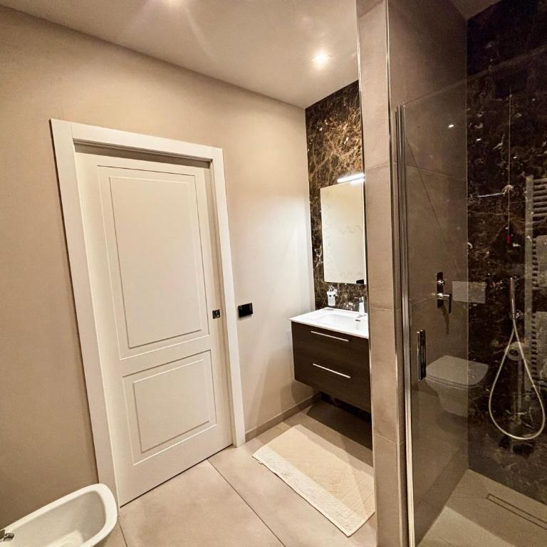 Villa Elena - Camera Matrimoniale con Bagno Privato - 13
