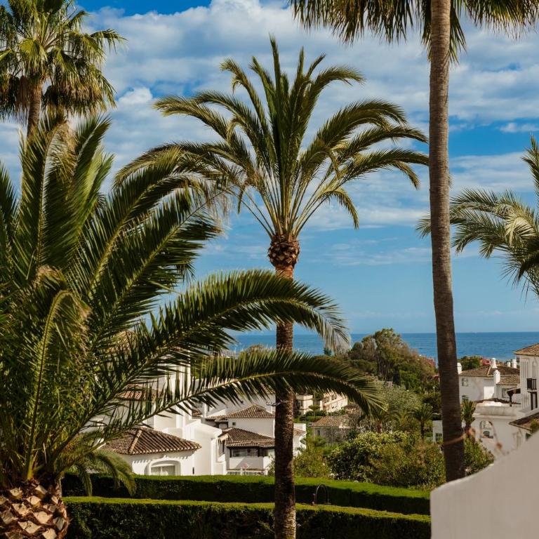 2 storey townhouse with large terrace garden, BBQ and close to the beach, in Elviria, Marbella - Apartamento de 2 dormitorios - 33