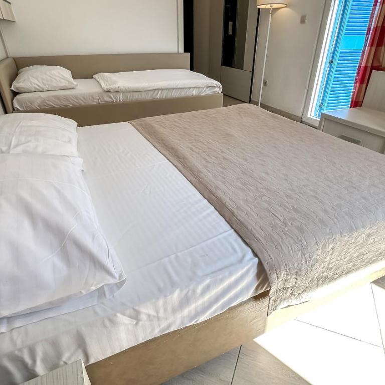 Hotel Slovenska Plaza - Standardna Dvokrevetna Soba sa Bračnim Krevetom i Pomoćnim Ležajem - 4